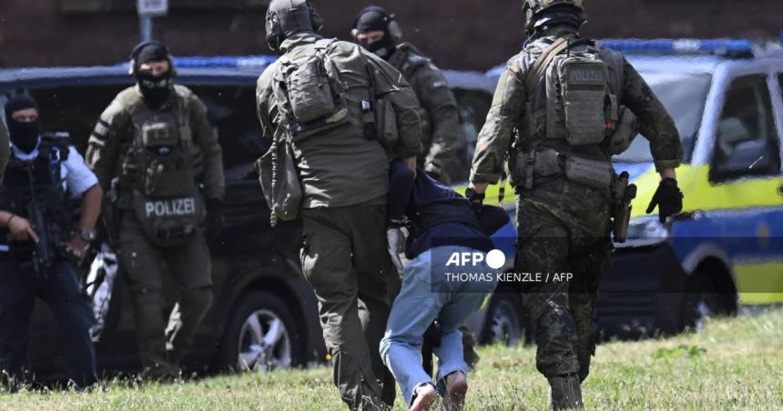 Five Arrested in Europe for Syrian Migrant Smuggling Ring