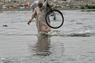 Monsoon Rains Kill Over 400, Displace Thous