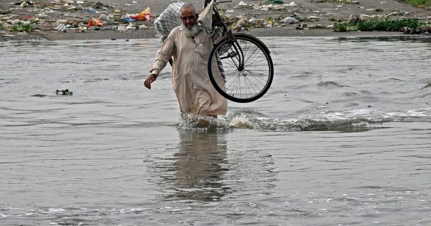 Monsoon Rains Kill Over 400, Displace Thous