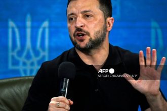 Zelensky Rules Out Land Swap, Demands 'Fair Peace' in Talks