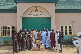 Members of the group alongside Bauchi Correctional Facility Personnel.