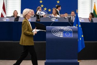 EU Chief Defends Trump Trade Deal in Parliament