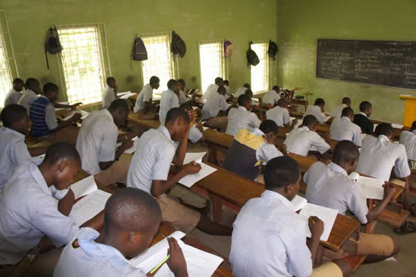 Students-in-a-classroom