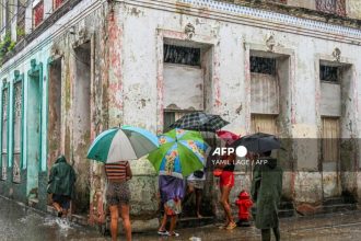 Hurricane Melissa leaves Jamaicans homeless, facing cleanup