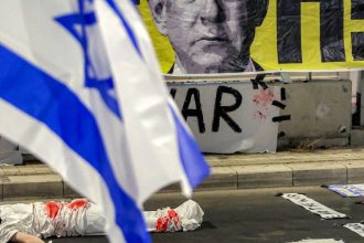 Israeli hostage families demand pause in Gaza ceasefire plan