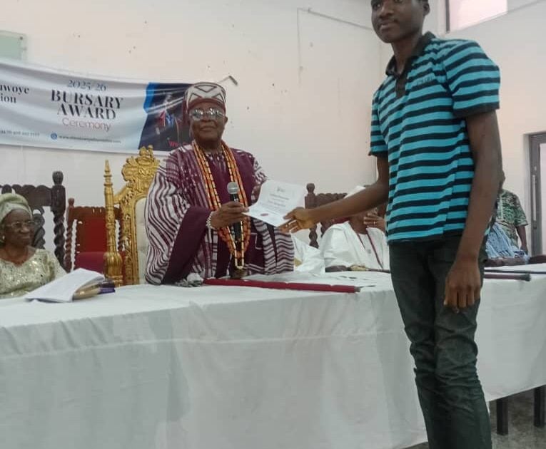 Alake Urges Public Help for Needy Students' Education